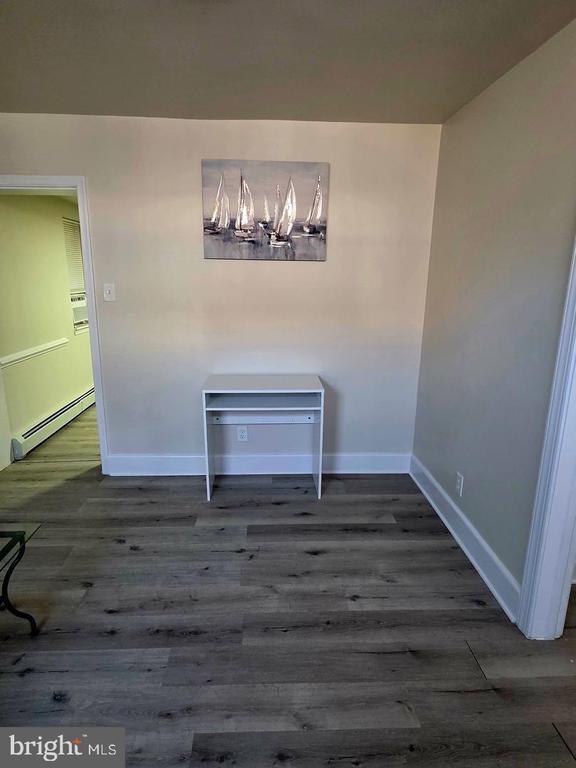 Building Photo - 480 W South St