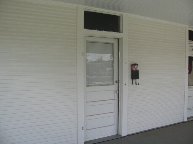 Building Photo - 914 1st Ave