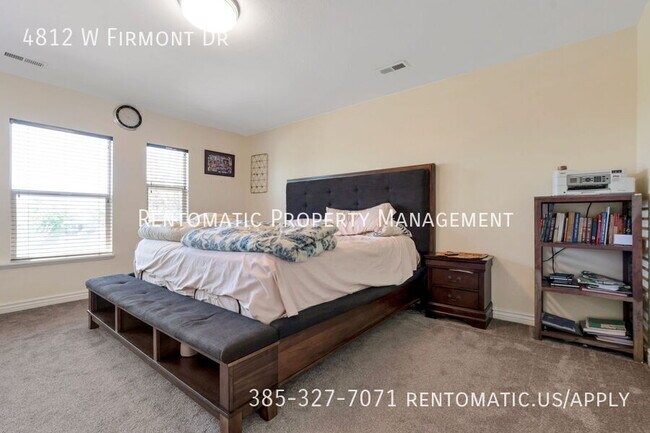 Building Photo - 4812 Firmont Dr