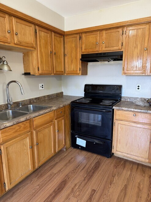 Building Photo - 38177 Jamestown Dr