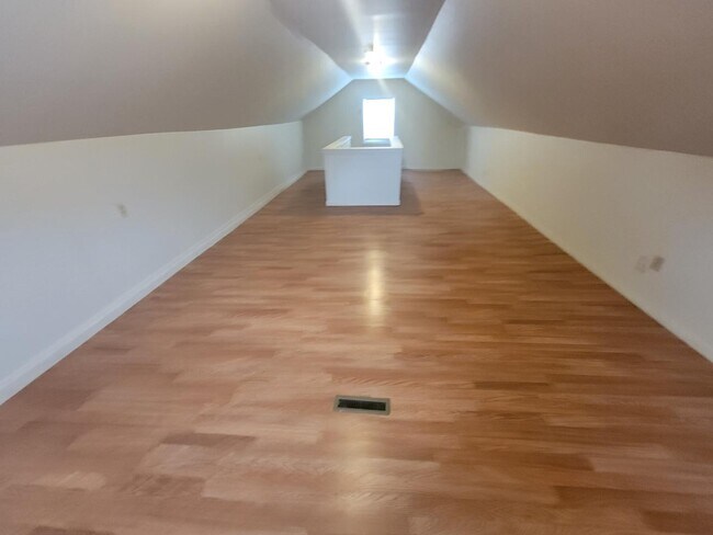 Building Photo - 378 George St