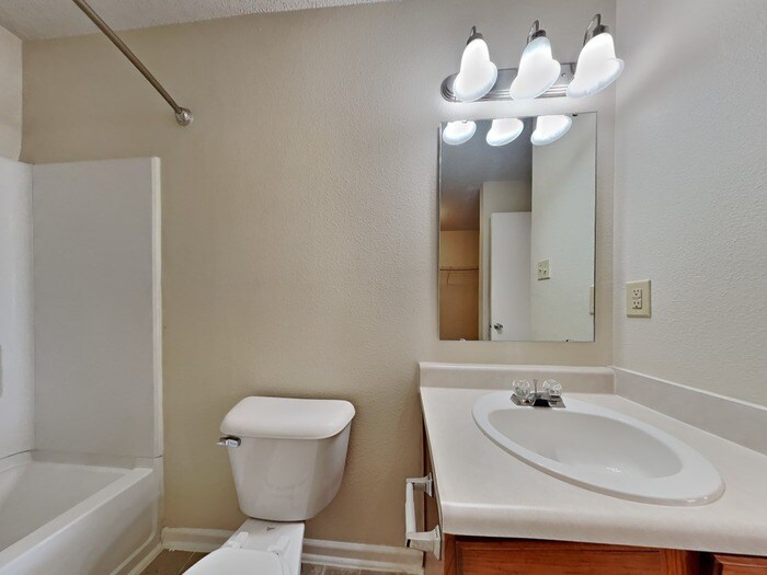 Building Photo - 9140 Amberleigh Dr