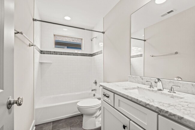 Building Photo - East Nashville Rental!