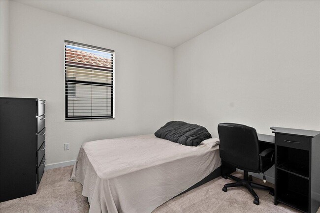 Building Photo - 6021 Night Heron Ct