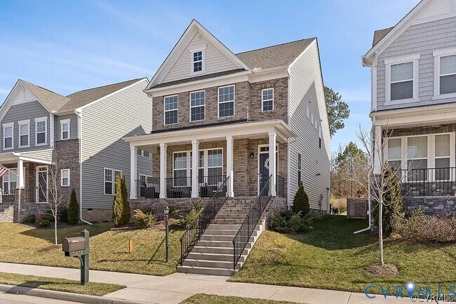 Building Photo - 16913 Thornapple Run