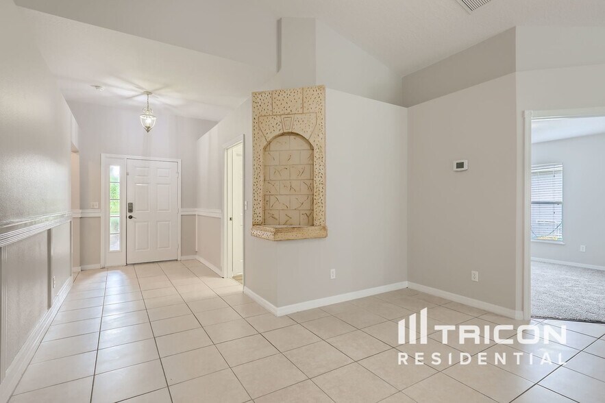 Building Photo - 117 Prairie Falcon Dr