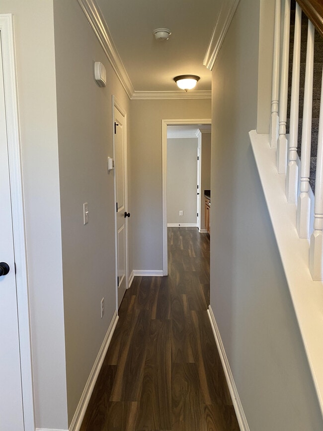 Building Photo - 617 Rockland Dr