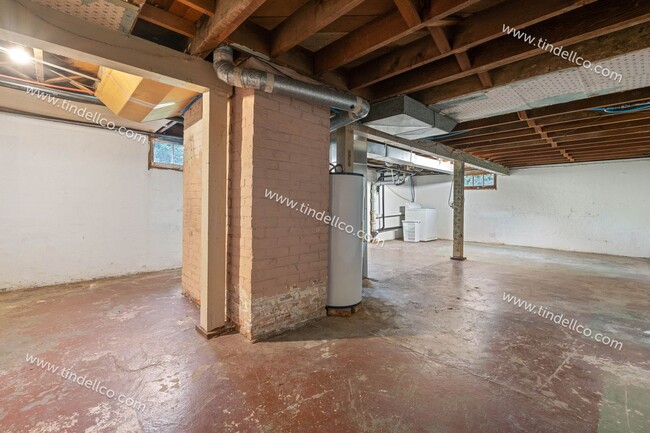 Building Photo - Cozy 1-Bedroom Home w/ Fireplace, Pet-Frie...