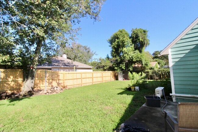 Building Photo - 352 Sailfish Dr