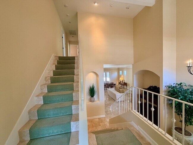 Building Photo - For Rent Available Now - Furnished House 3+BR 2.5Ba in Del Mar, charming furnished home in the hi...