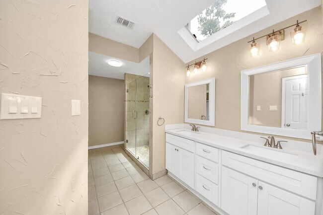 Building Photo - 3834 Carya Cir