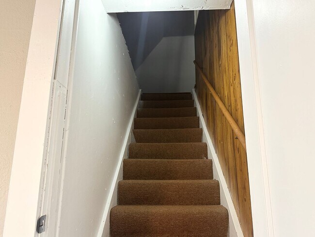 Building Photo - 3 Bedroom 2 Bath Forest Grove OR