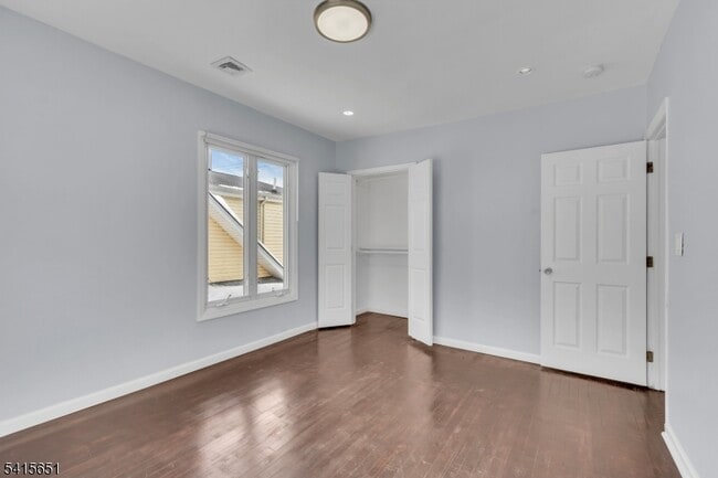 Building Photo - 323 Van Houten Ave