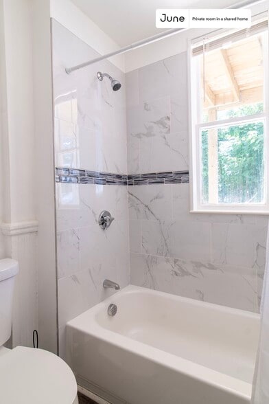 Building Photo - Room in Shared 5 bed/2 bath home