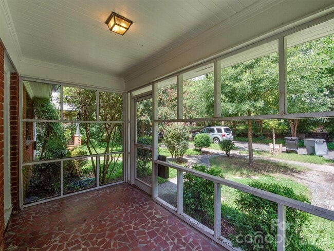 Building Photo - 1520 Mimosa Ave