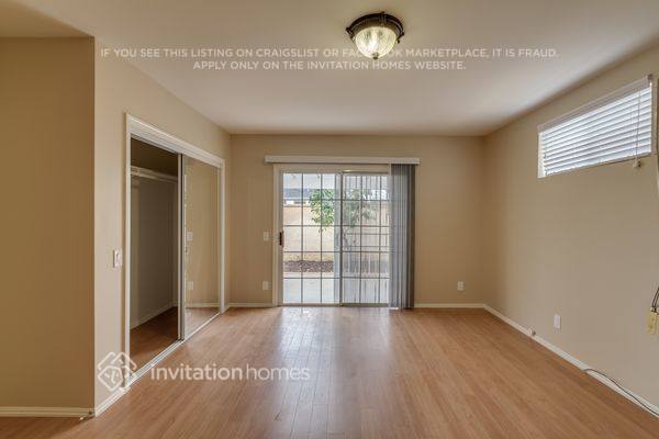 Building Photo - 819 W 148th Pl