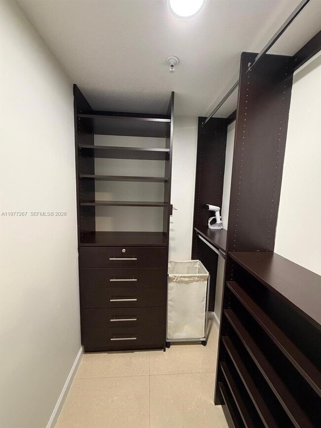 Building Photo - 170 SE 14th St