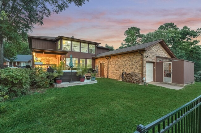 Building Photo - 660 Hillcrest Dr