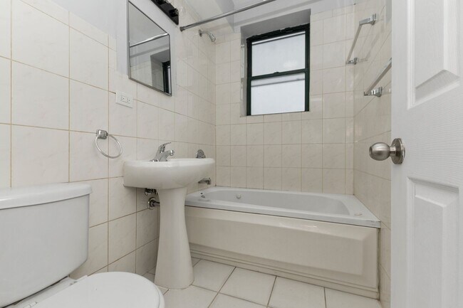 Building Photo - One Bedroom in South Shore Available Now!