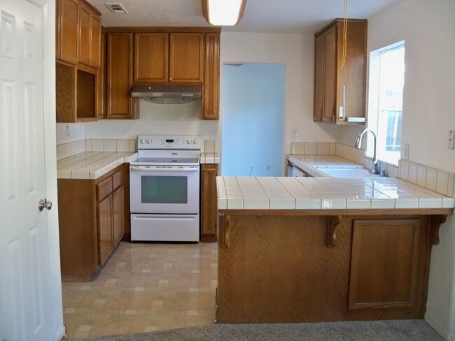 Building Photo - Two Story In East Modesto