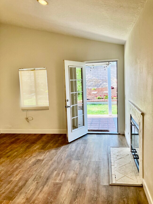 Building Photo - 2899 Thicket Pl