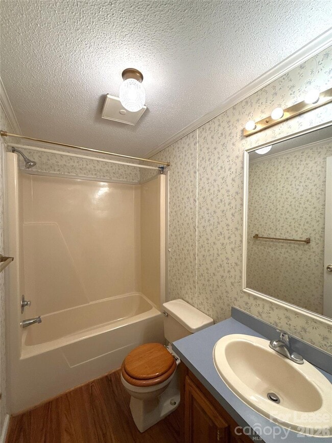 Building Photo - 2039 Vista Rd