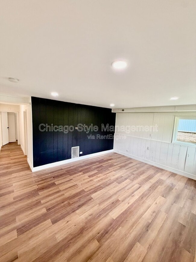 Building Photo - 158 Chestnut St