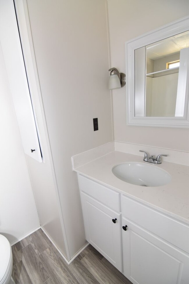 Building Photo - Spacious & Updated Double-Wide Home on a L...