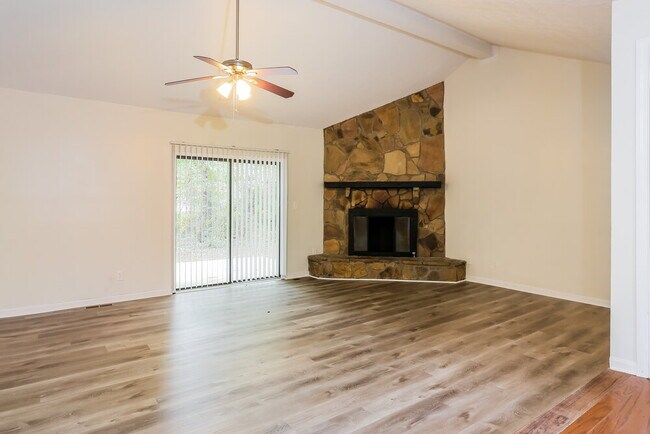 Building Photo - 832 Lost Creek Cir