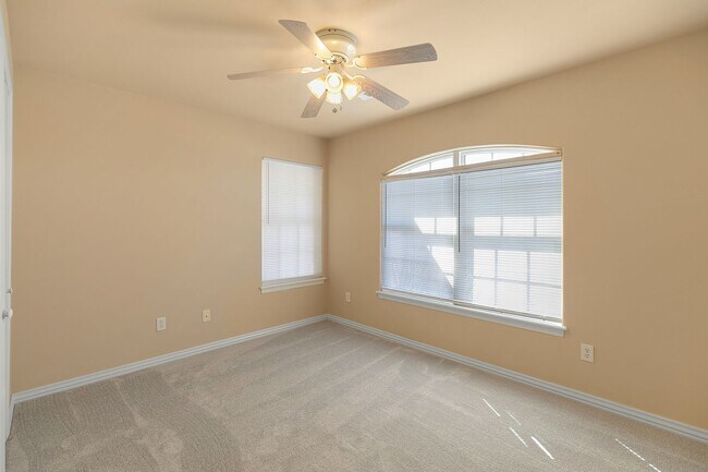 Building Photo - Cute 4 Bed 2 Bath Home in Bentonville School District