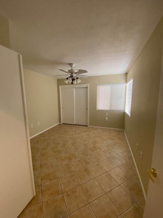 Building Photo - Stylish 2-Bedroom Townhouse in Sun City Summerlin with Resort-Style Amenities