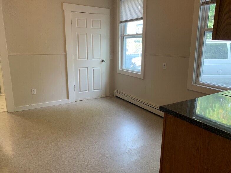 Building Photo - 45 Union St