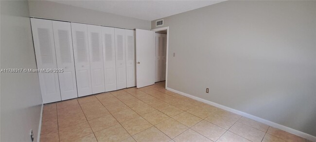 Building Photo - 4522 SW 54th St