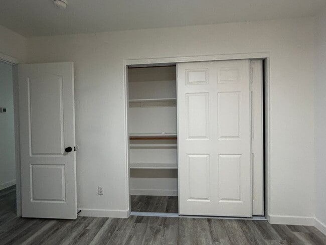 Building Photo - Beautifully Remodeled 3 Bedroom home that backs to the Golf Course