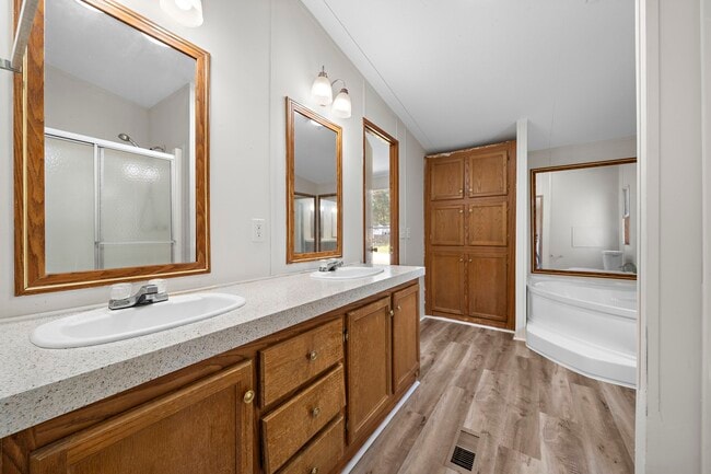 Building Photo - 16482 Pisces Rd