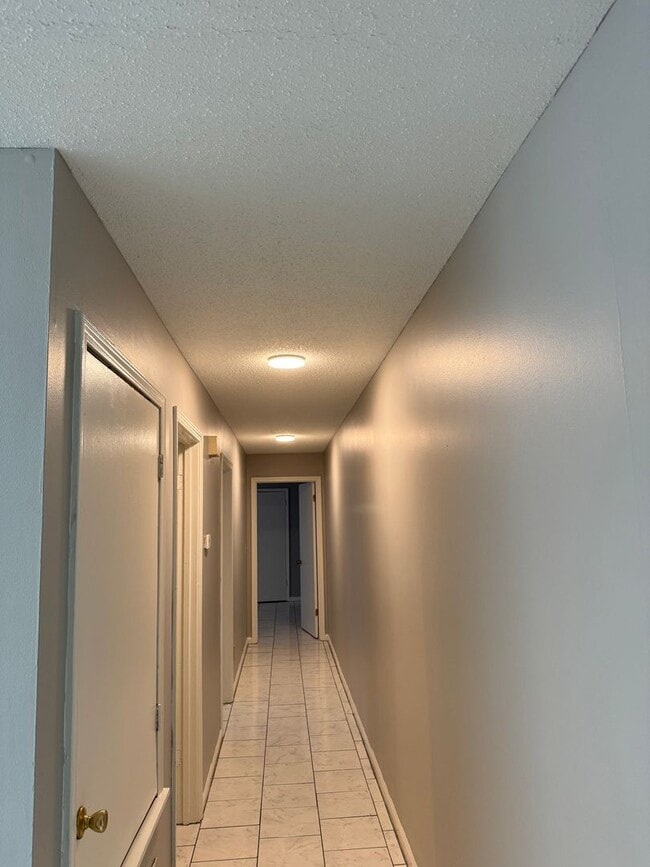 Building Photo - 331 E Gilmore St