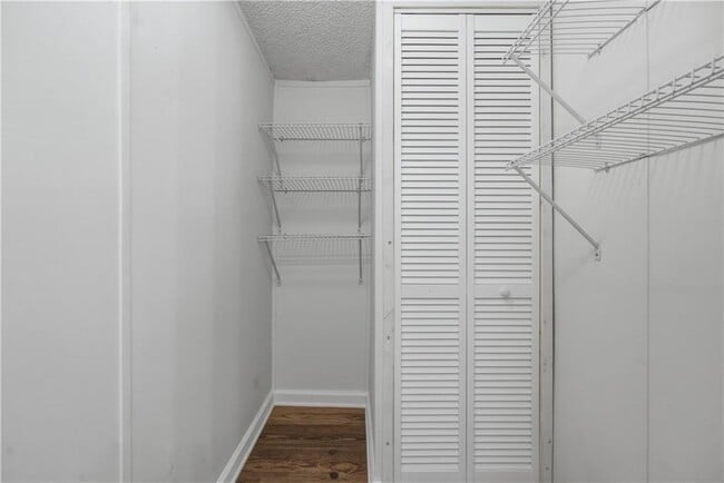 Building Photo - 190 Chivalry Ln