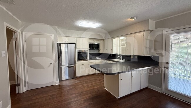 Building Photo - 8347 Lullwater Dr