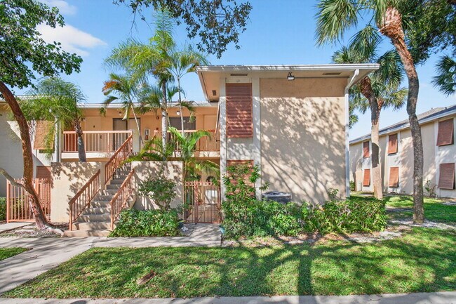 Building Photo - 3939 NE 5th Ave