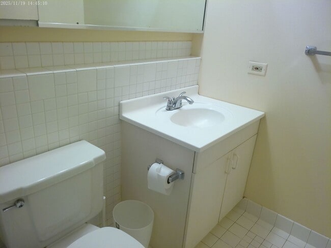 Building Photo - 40 E 9th St