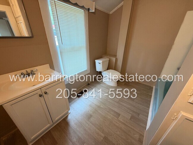Building Photo - 4900 Terrace R-
