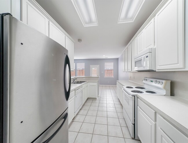 Building Photo - 16530 Cairngrove Ln