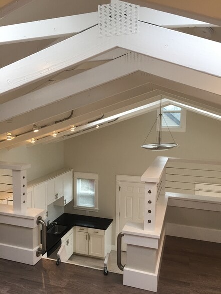 Loft - 6537 Beach Dr SW