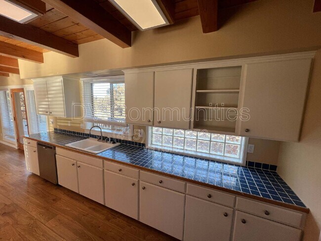 Building Photo - 2500 SW 83rd St