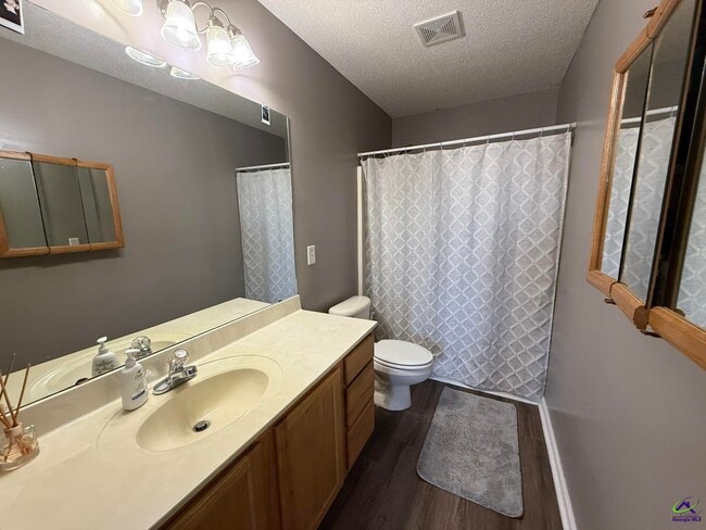 Building Photo - 107 White Tail Ln