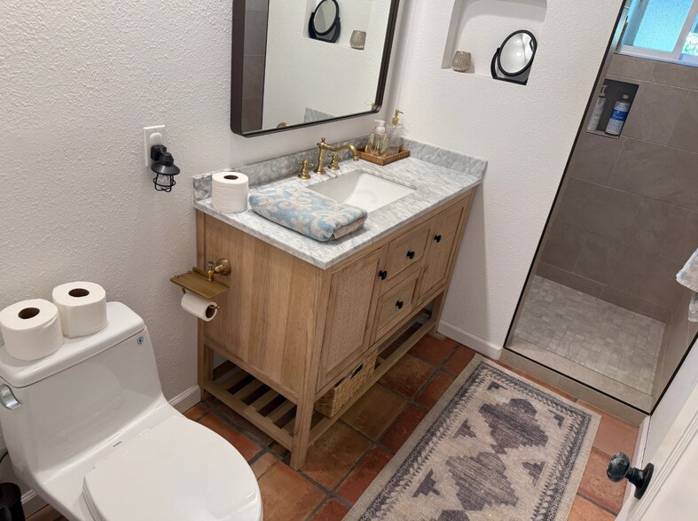 Building Photo - 5408 Morella Ave