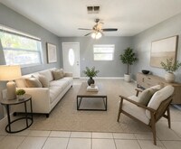 Building Photo - 2BED/1BATH Duplex AVAILABLE NOW!