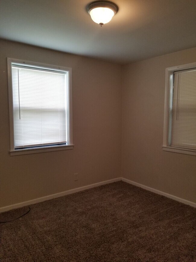 Building Photo - Great 3 bedroom 2 bath home for rent.