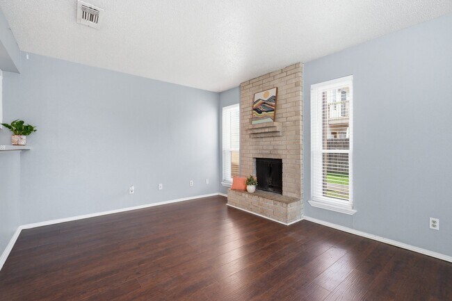 Building Photo - 6702 Everhart Rd