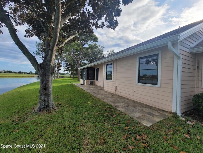Building Photo - 912 Ridge Lake Dr